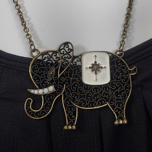 Elephant Pendant Off White Enamel Brass Chain Large Necklace - Picture 4 of 10